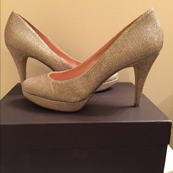 Enzo Angiolini Shoes - Enzo Angiolini Women’s Gold Glitter Pumps Size 9